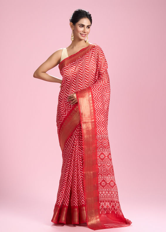 Mohey Women Radiant Red Elegance Saree