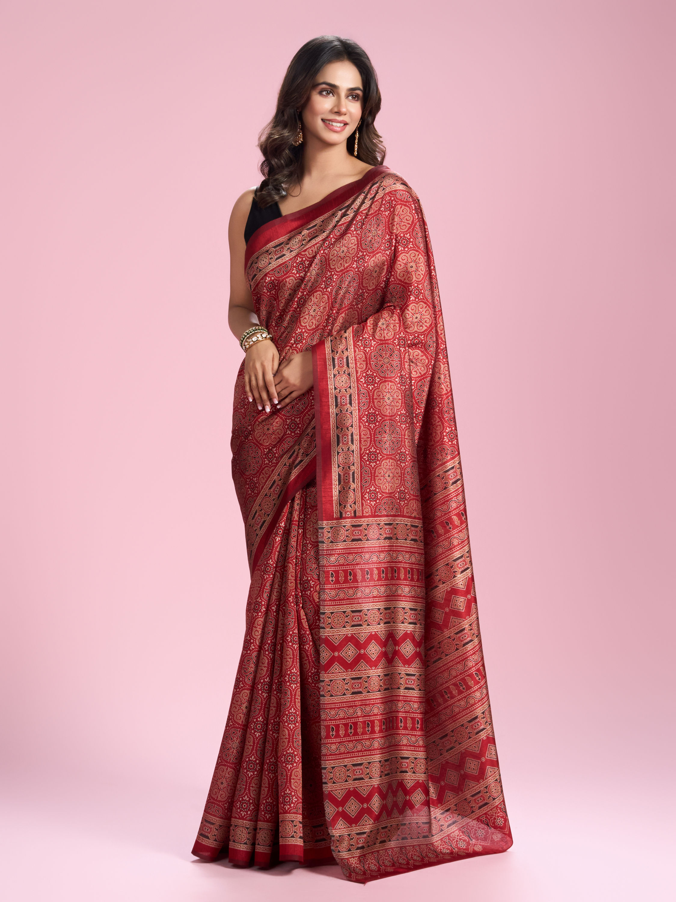 Mohey Women Radiant Red Art Silk Saree