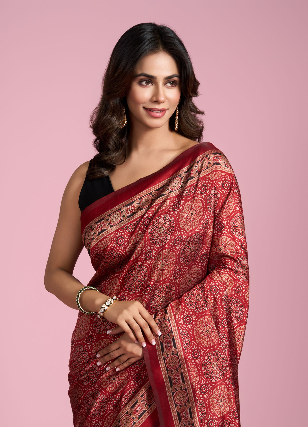 Mohey Women Radiant Red Art Silk Saree