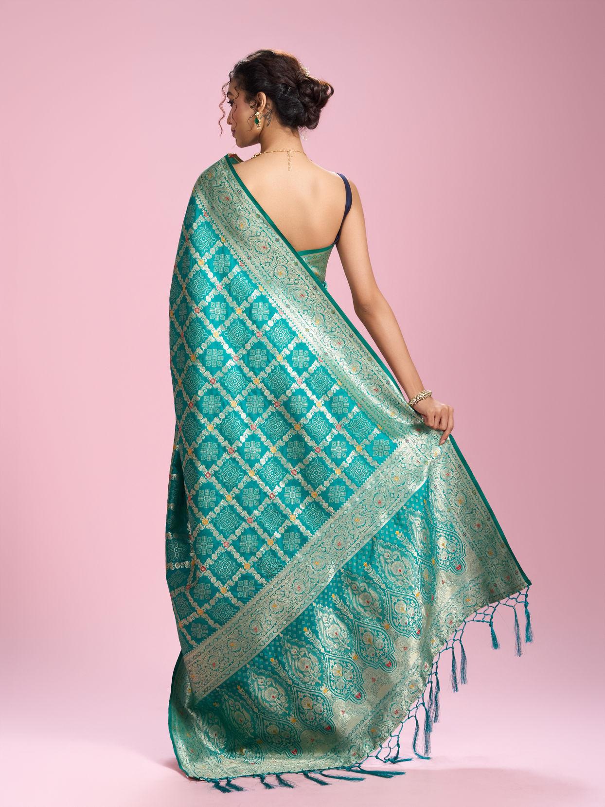 Mohey Women Radiant Rama Green Saree