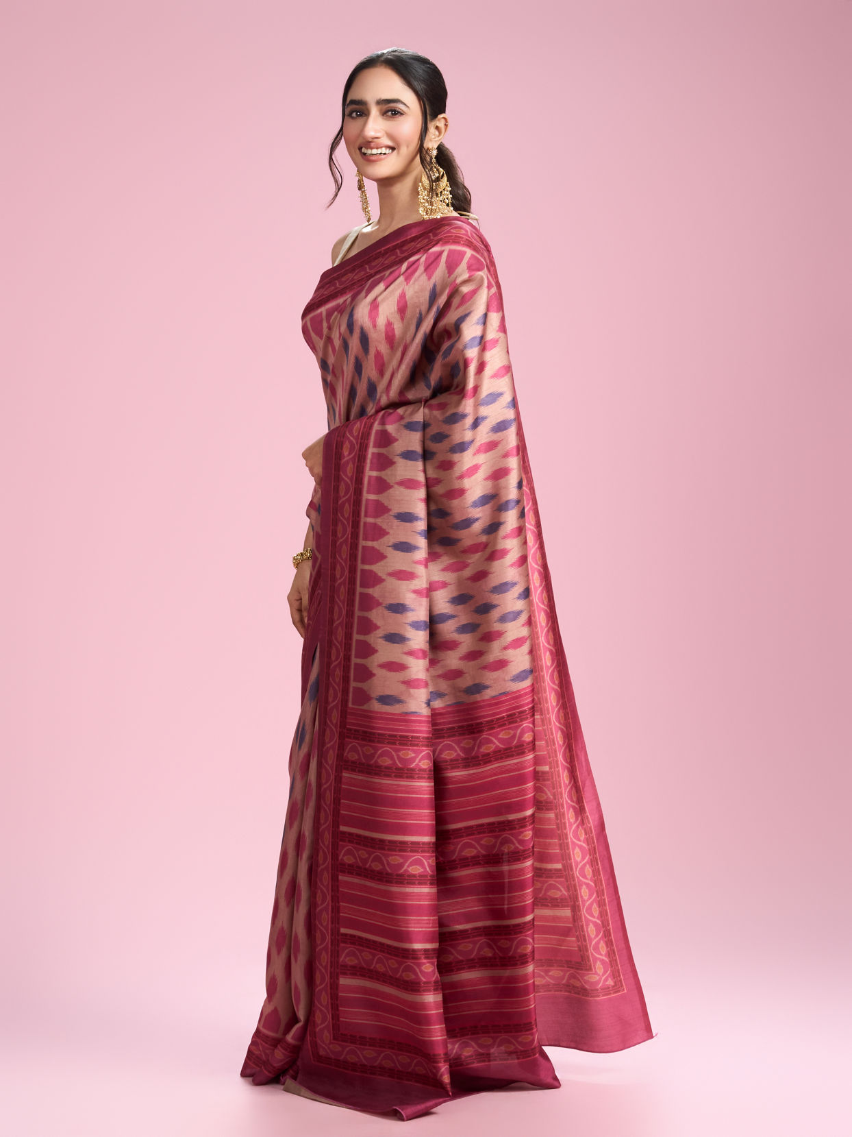 Mohey Women Pink Radiance Saree