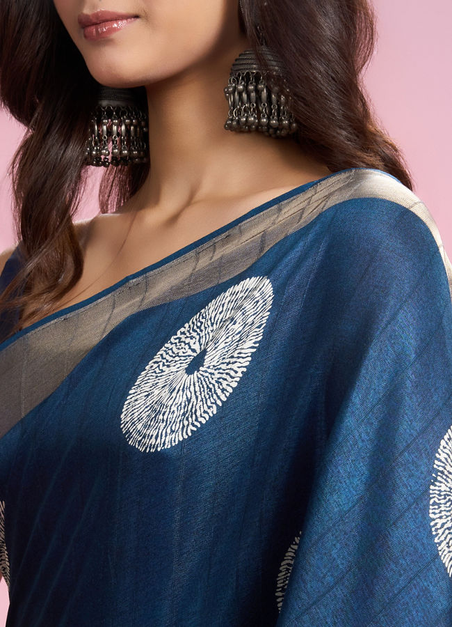 Mohey Women Enthralling Azure Elegance Saree