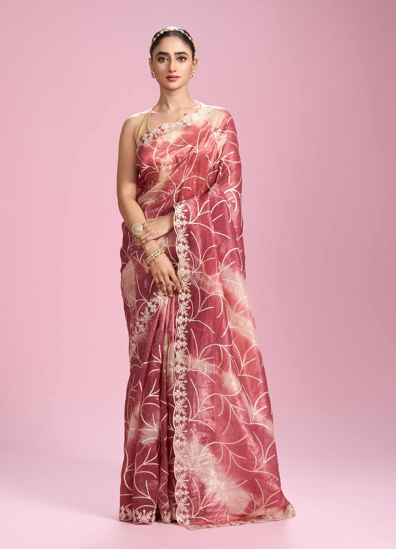 Mohey Women Pink Organza Saree