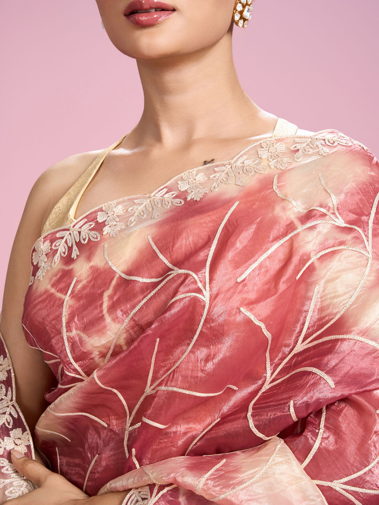 Mohey Women Pink Organza Saree
