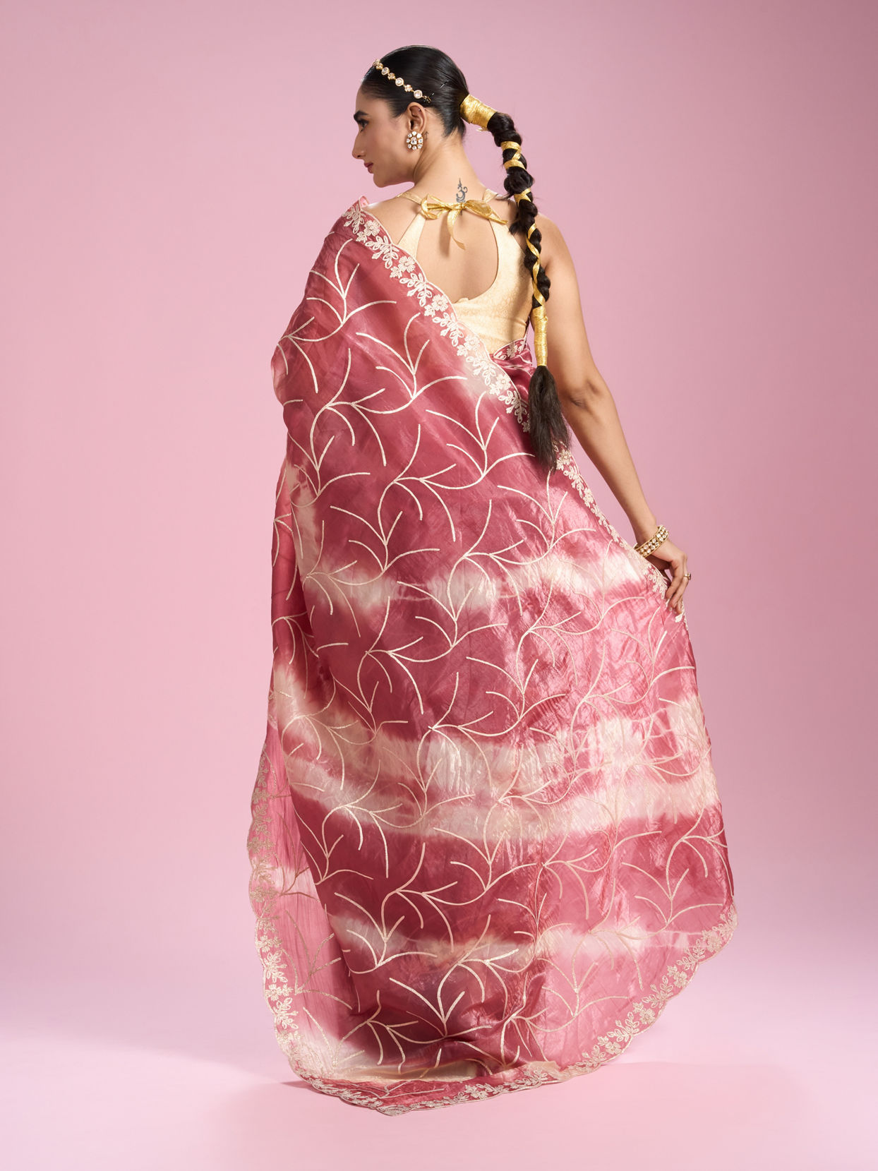 Mohey Women Pink Organza Saree