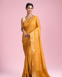 Mohey Women Ravishing Mustard Yellow Saree