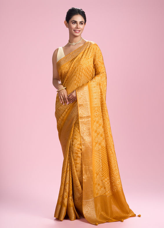 Mohey Women Ravishing Mustard Yellow Saree