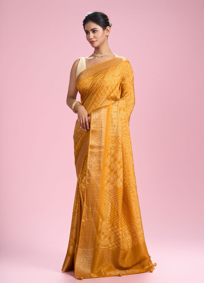 Mohey Women Ravishing Mustard Yellow Saree