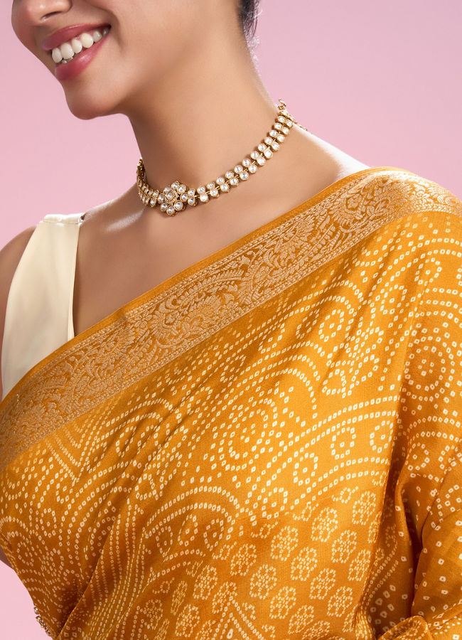 Mohey Women Ravishing Mustard Yellow Saree