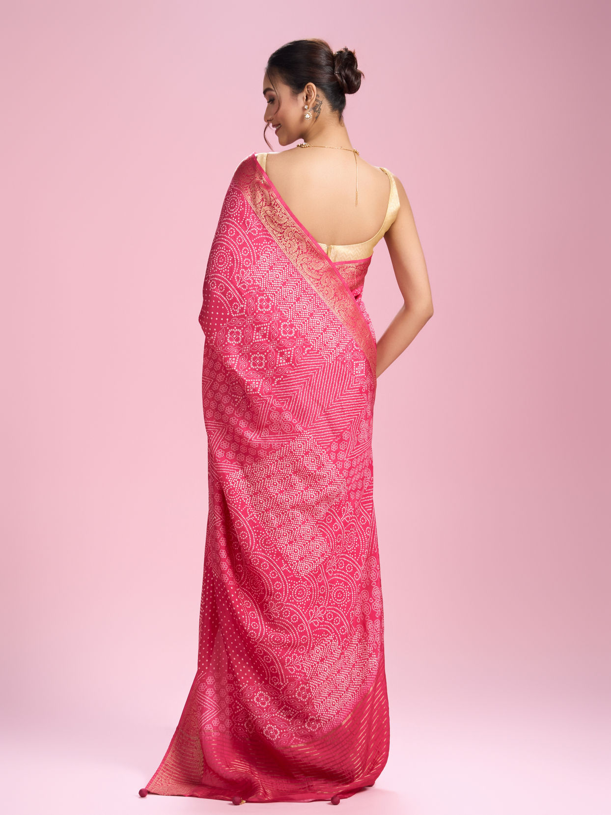 Mohey Women Rani Pink Radiance Saree
