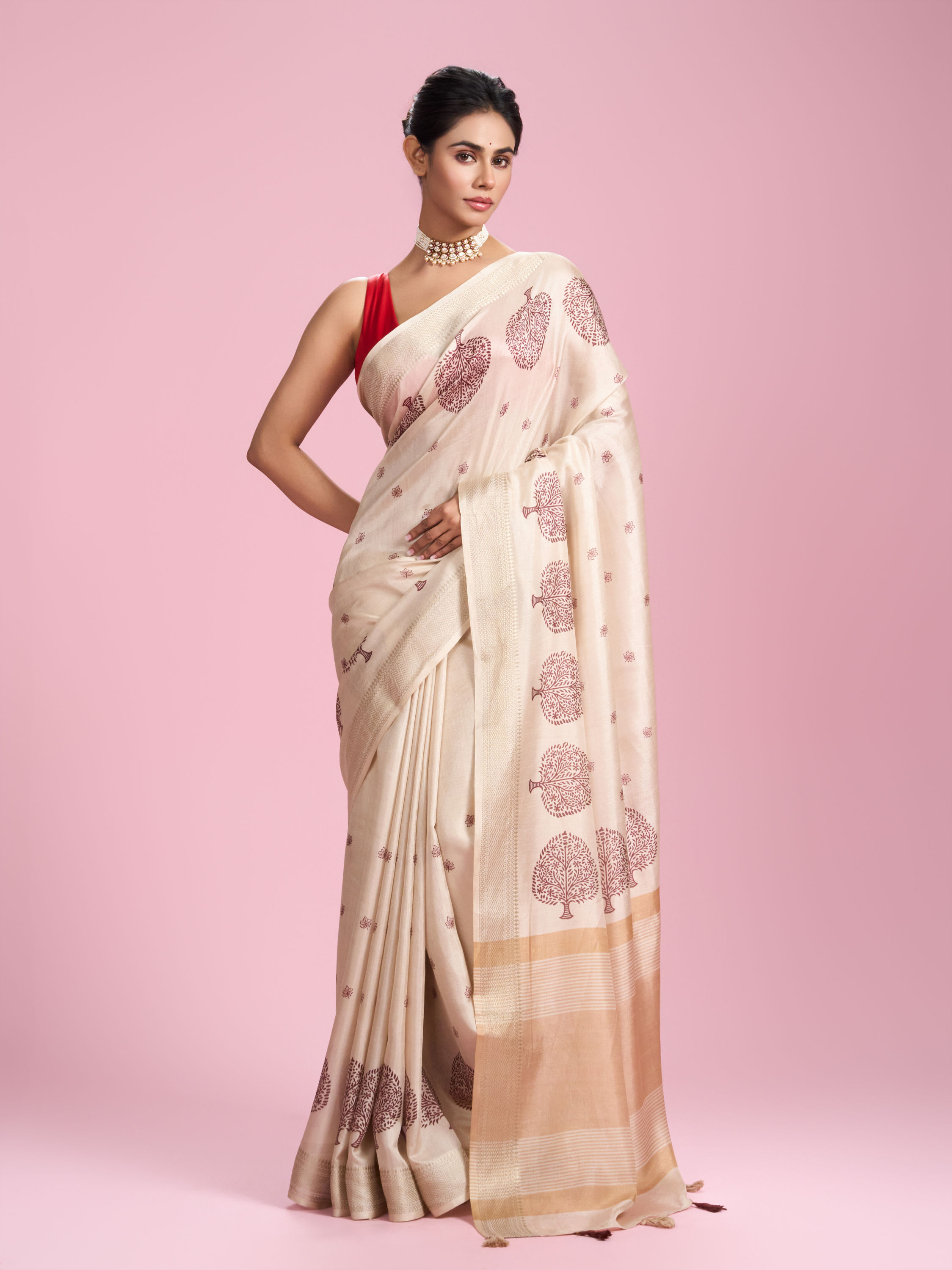 Mohey Women Cream Dream Elegance Saree