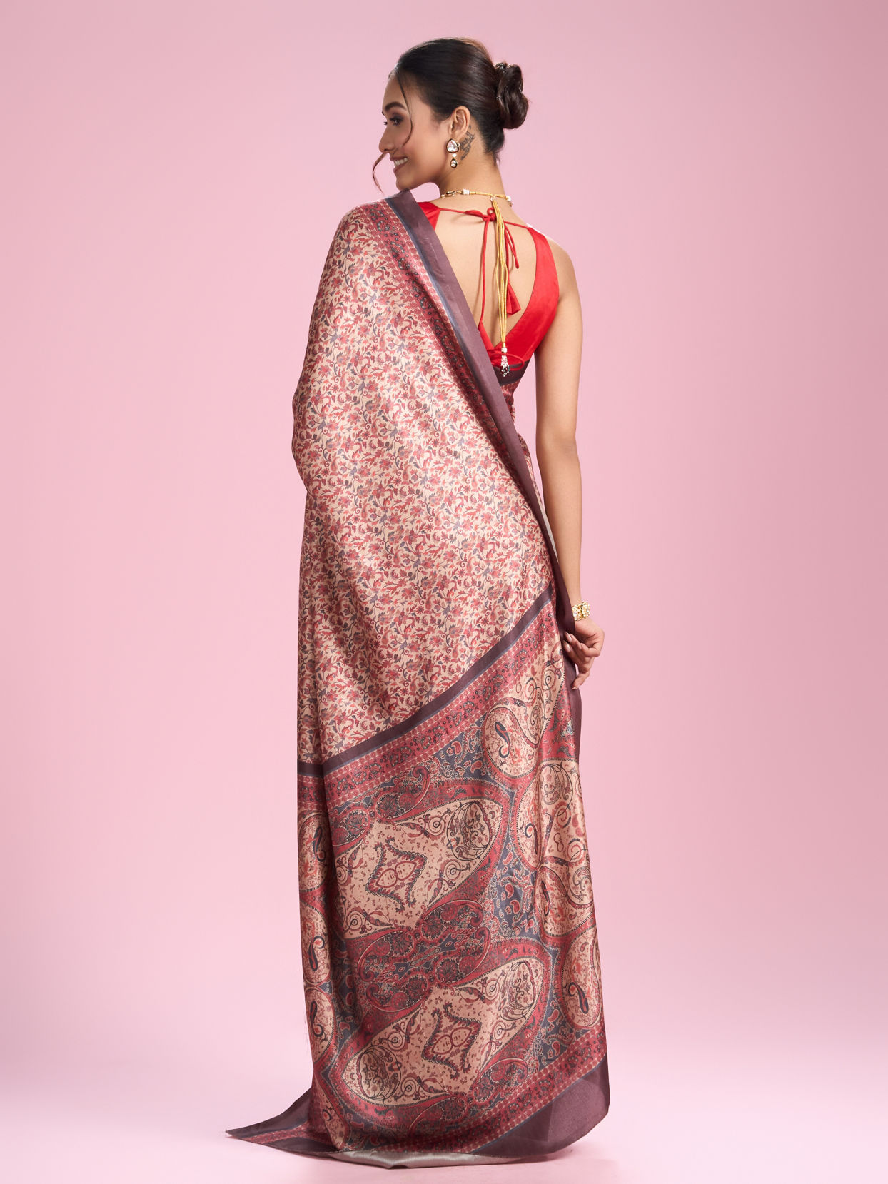 Mohey Women Glamorous Fawn Elegance Saree