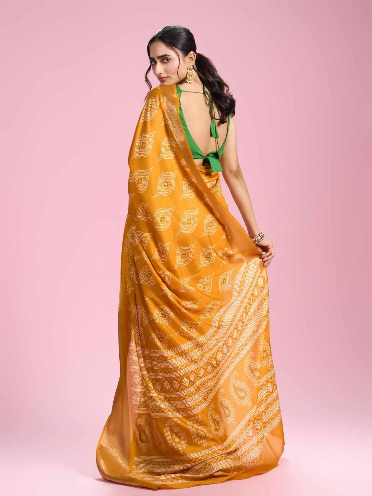 Mohey Women Radiant Mustard Yellow Saree