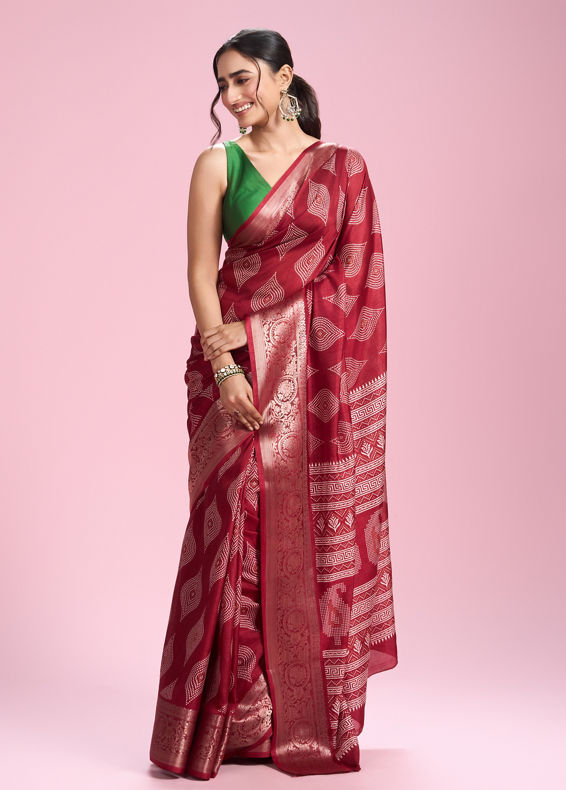 Mohey Women Rust Red Elegance Saree