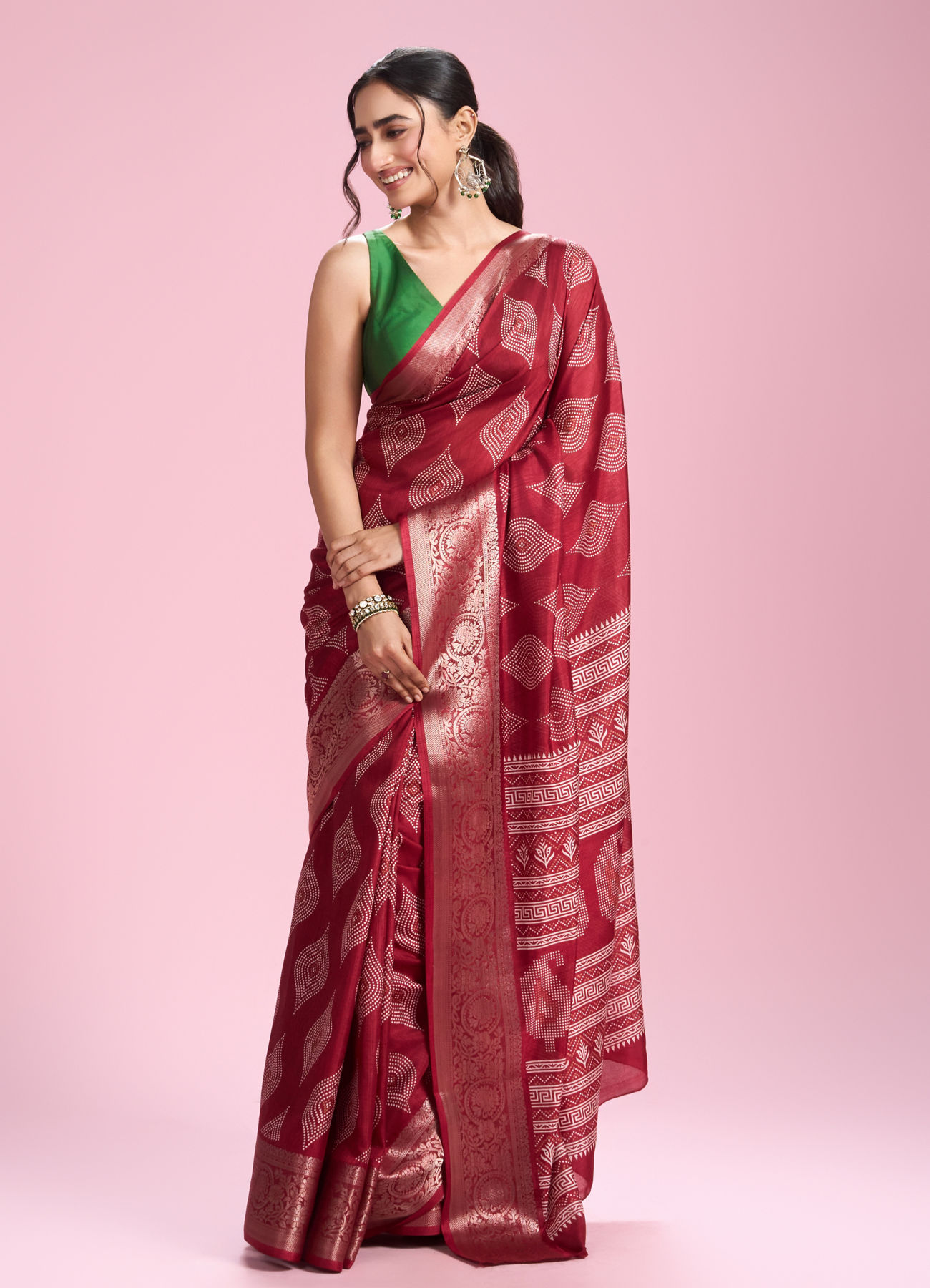 Mohey Women Rust Red Elegance Saree
