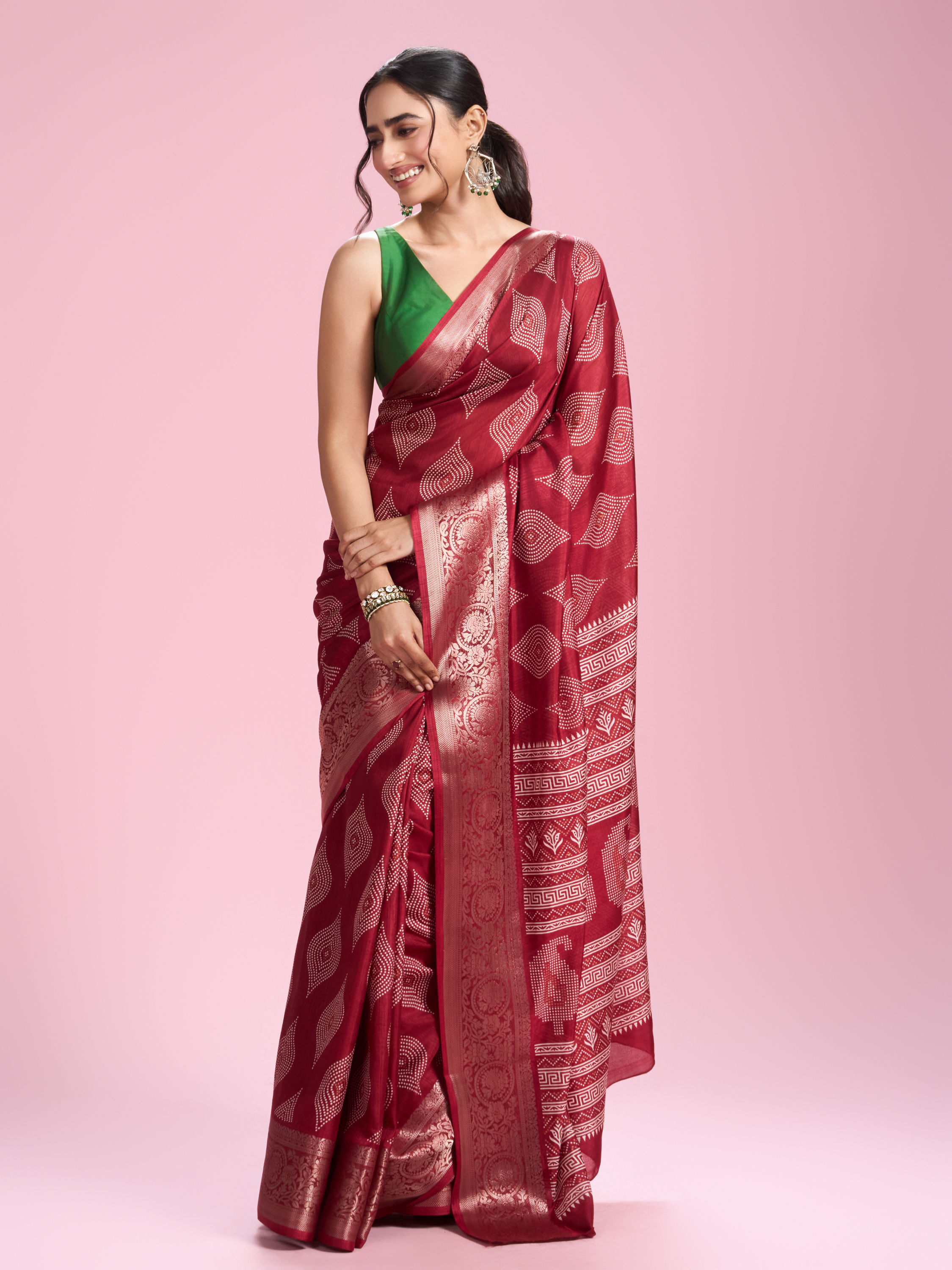 Mohey Women Rust Red Elegance Saree