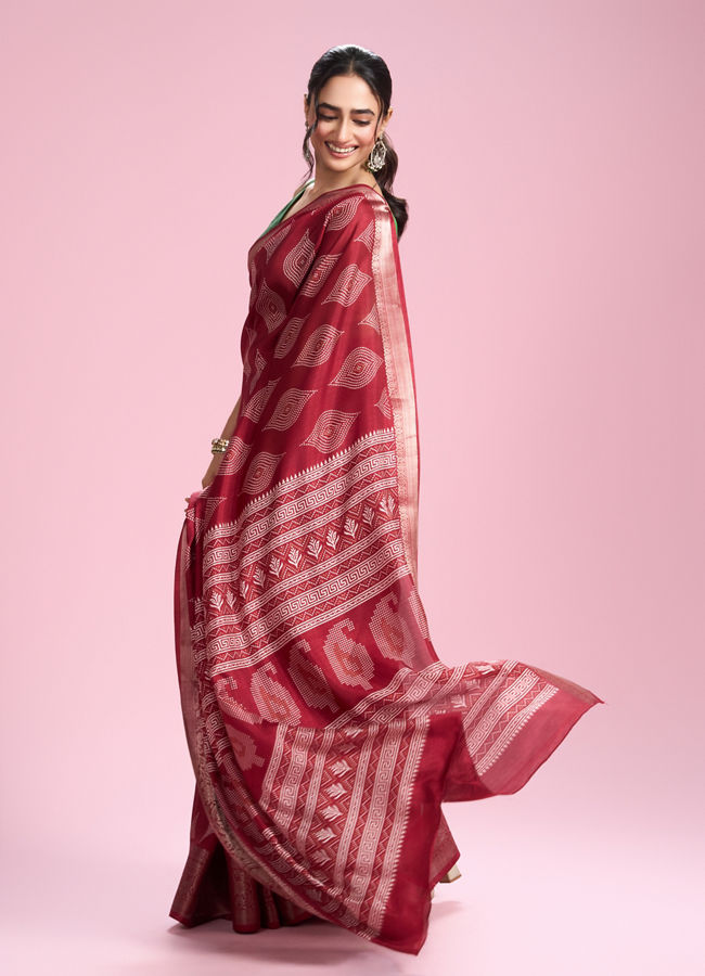 Mohey Women Rust Red Elegance Saree