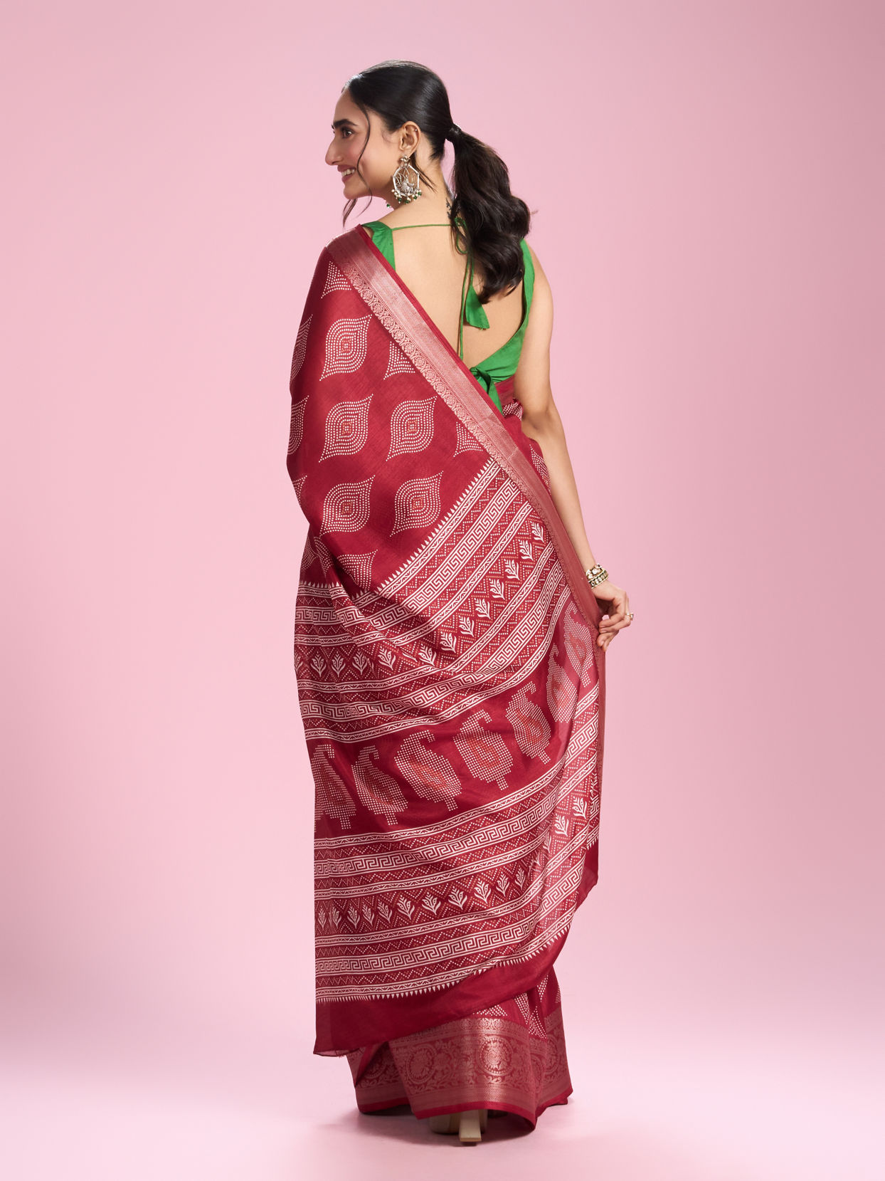 Mohey Women Rust Red Elegance Saree