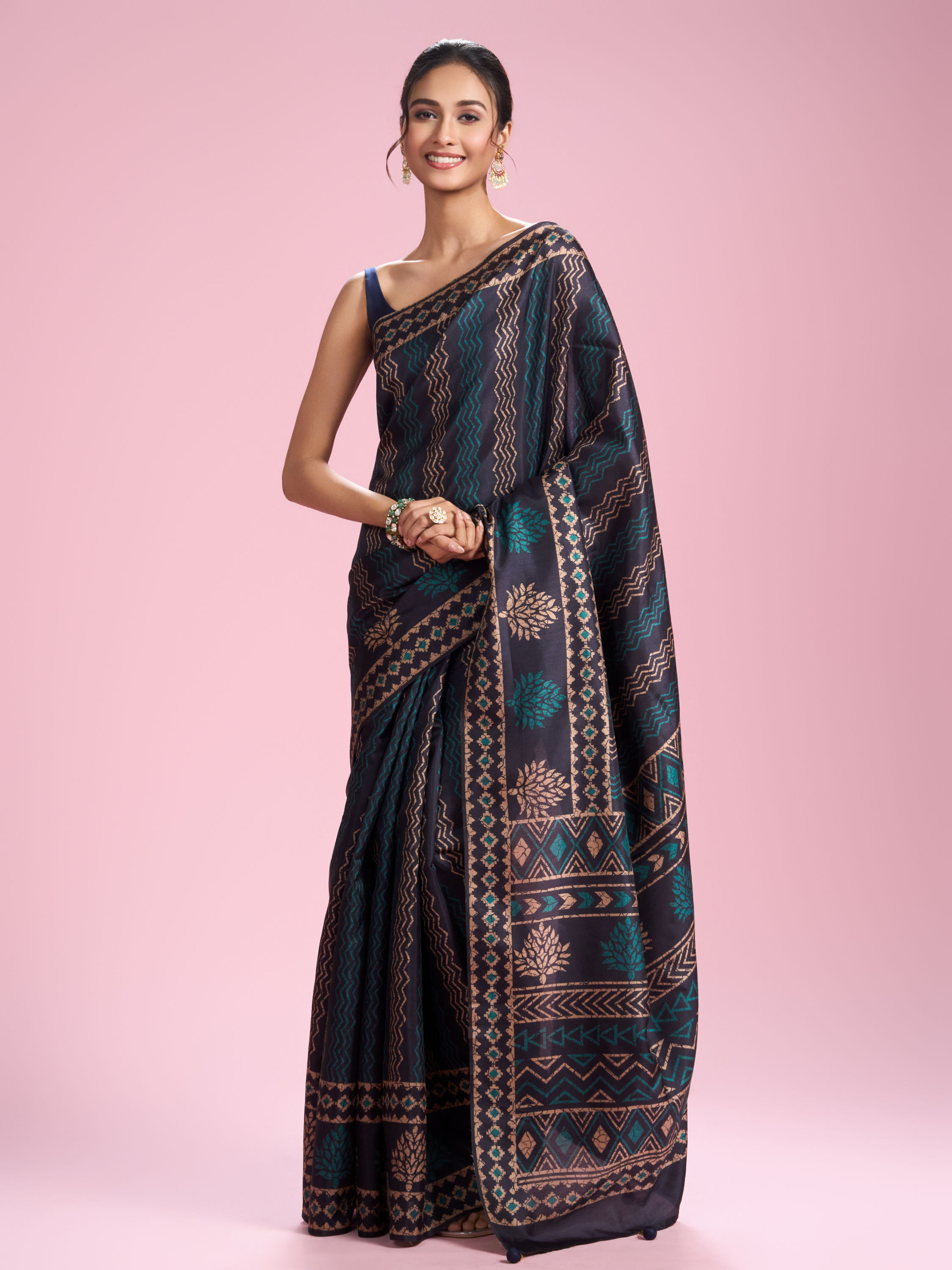 Mohey Women Indigo Blue Elegance Saree