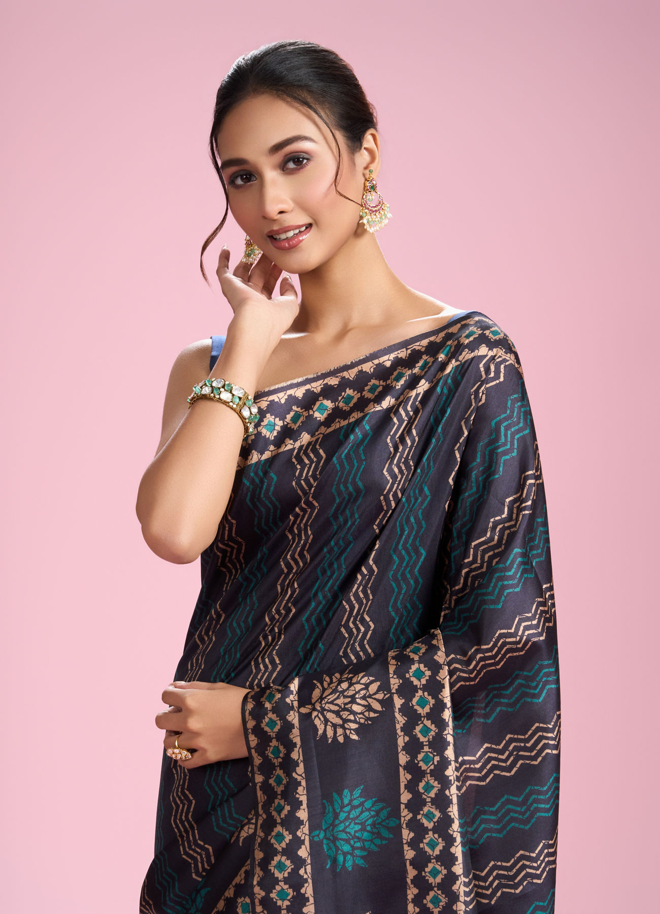 Mohey Women Indigo Blue Elegance Saree
