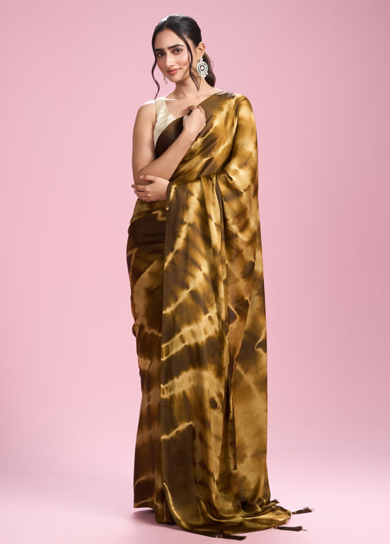 Mohey Women Emerald Enigma Satin Saree