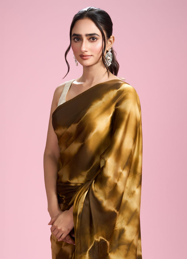 Mohey Women Emerald Enigma Satin Saree