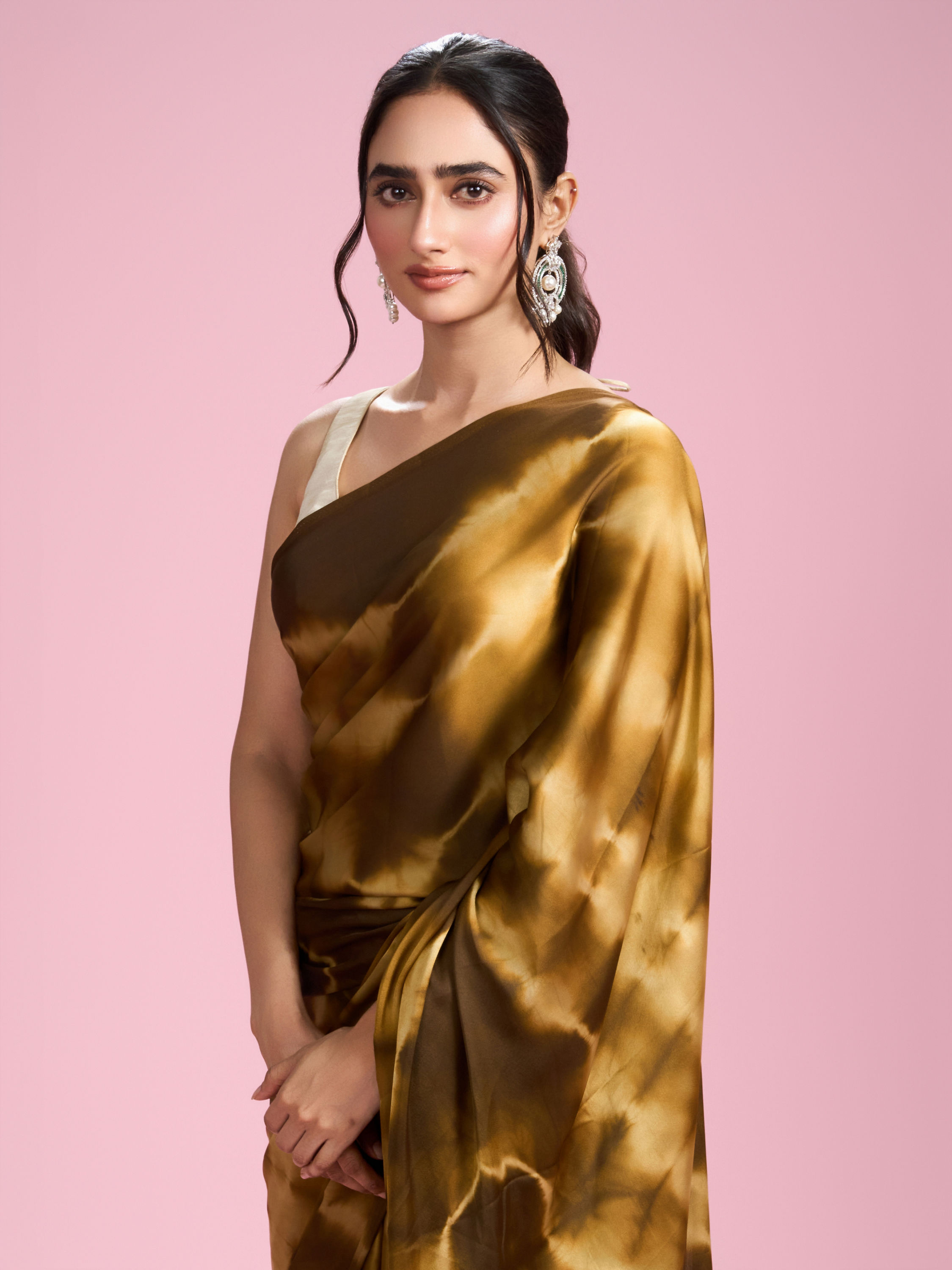 Mohey Women Emerald Enigma Satin Saree