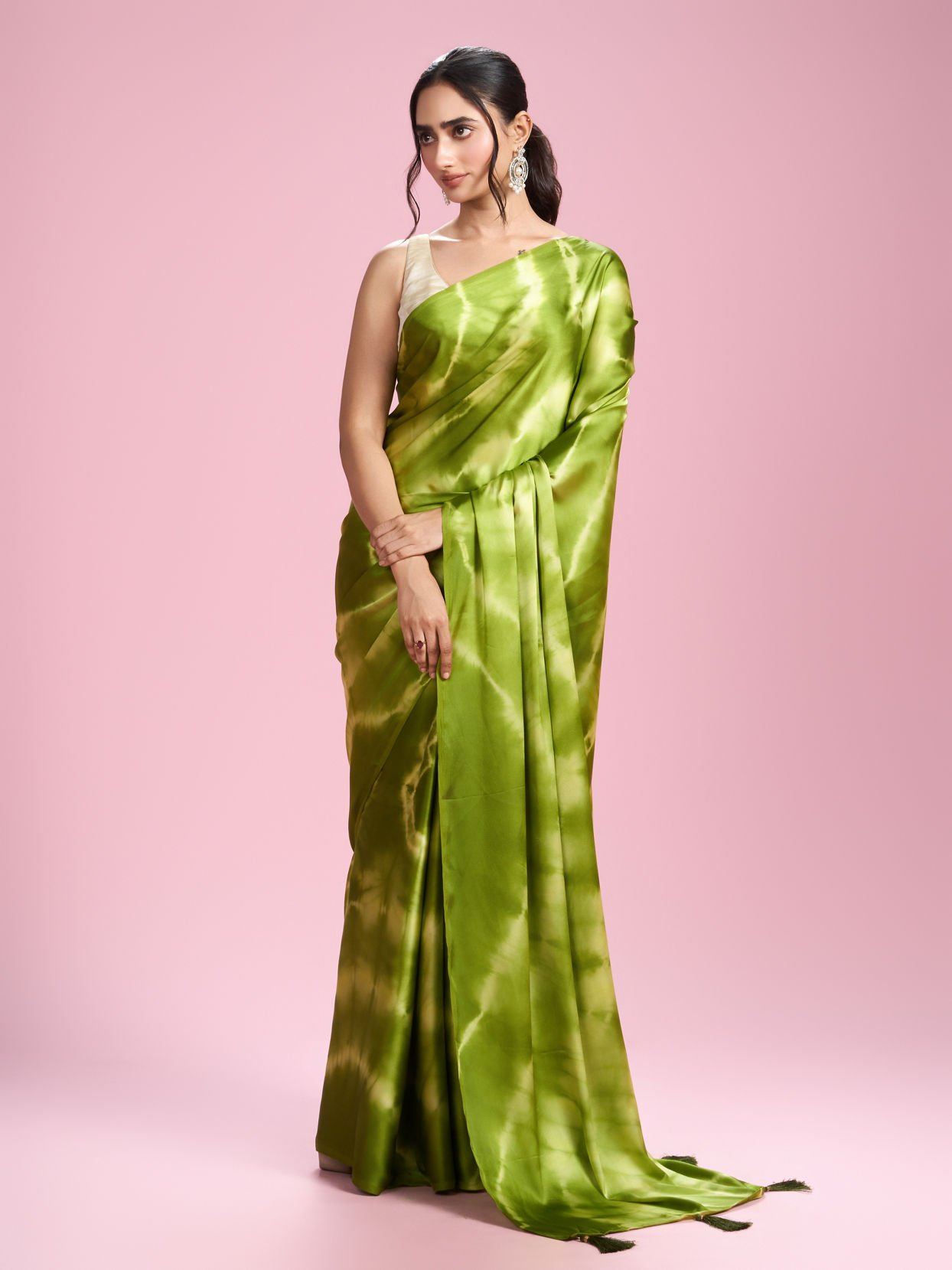 Mohey Women Emerald Satin Elegance Saree