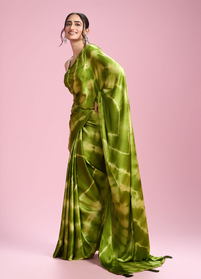 Mohey Women Emerald Satin Elegance Saree