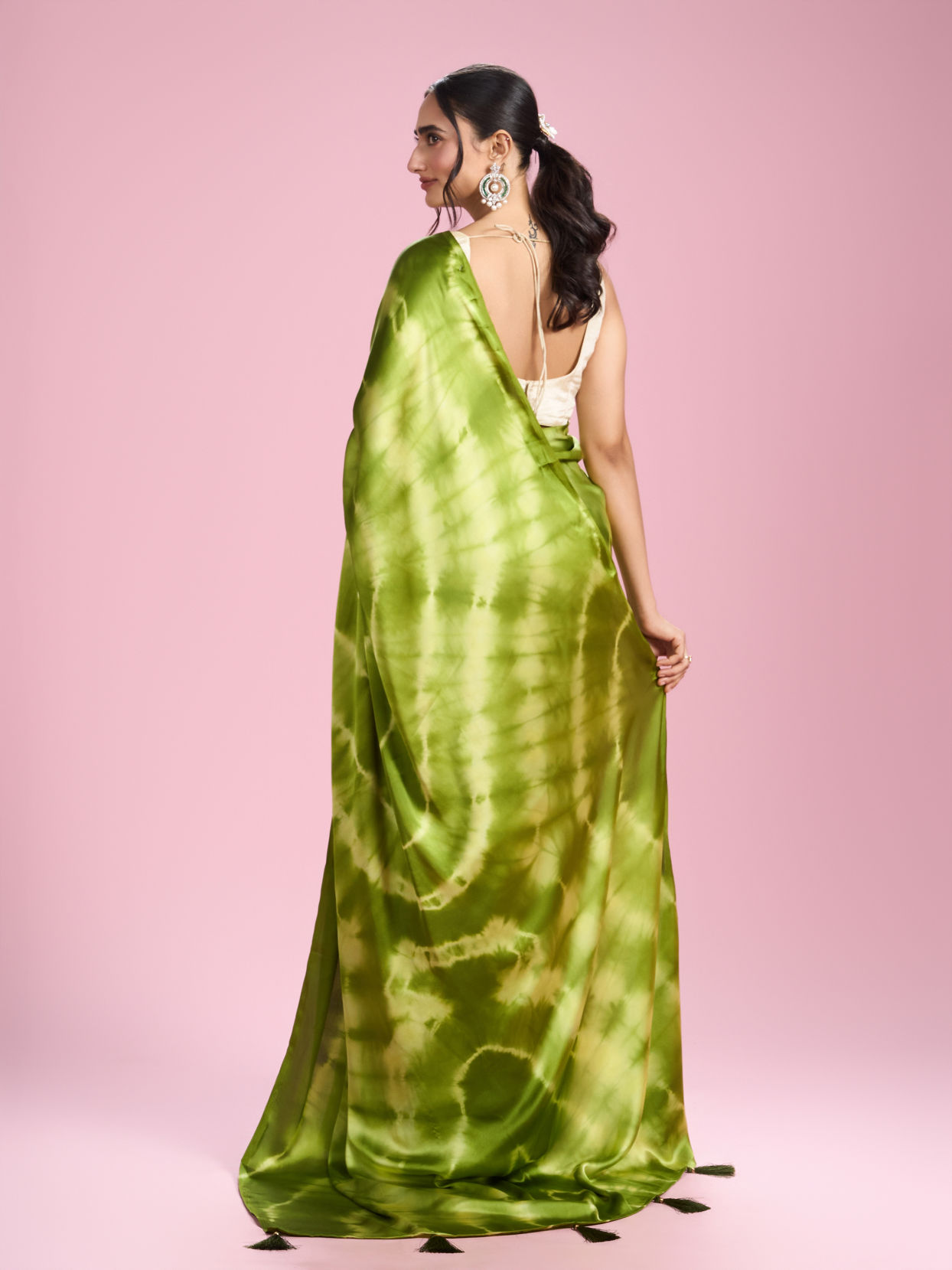 Mohey Women Emerald Satin Elegance Saree