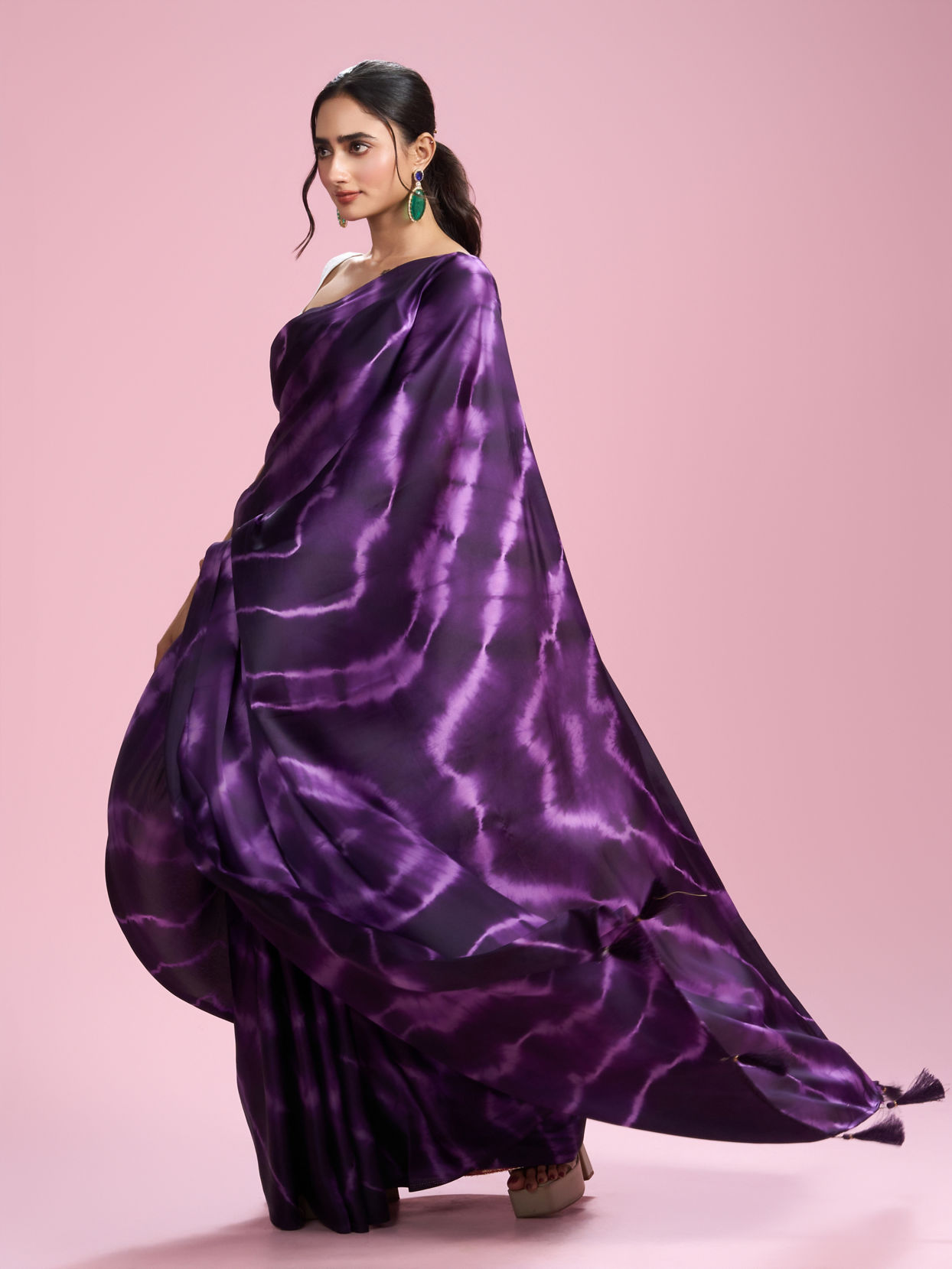 Mohey Women Dark Purple Satin Radiance Saree