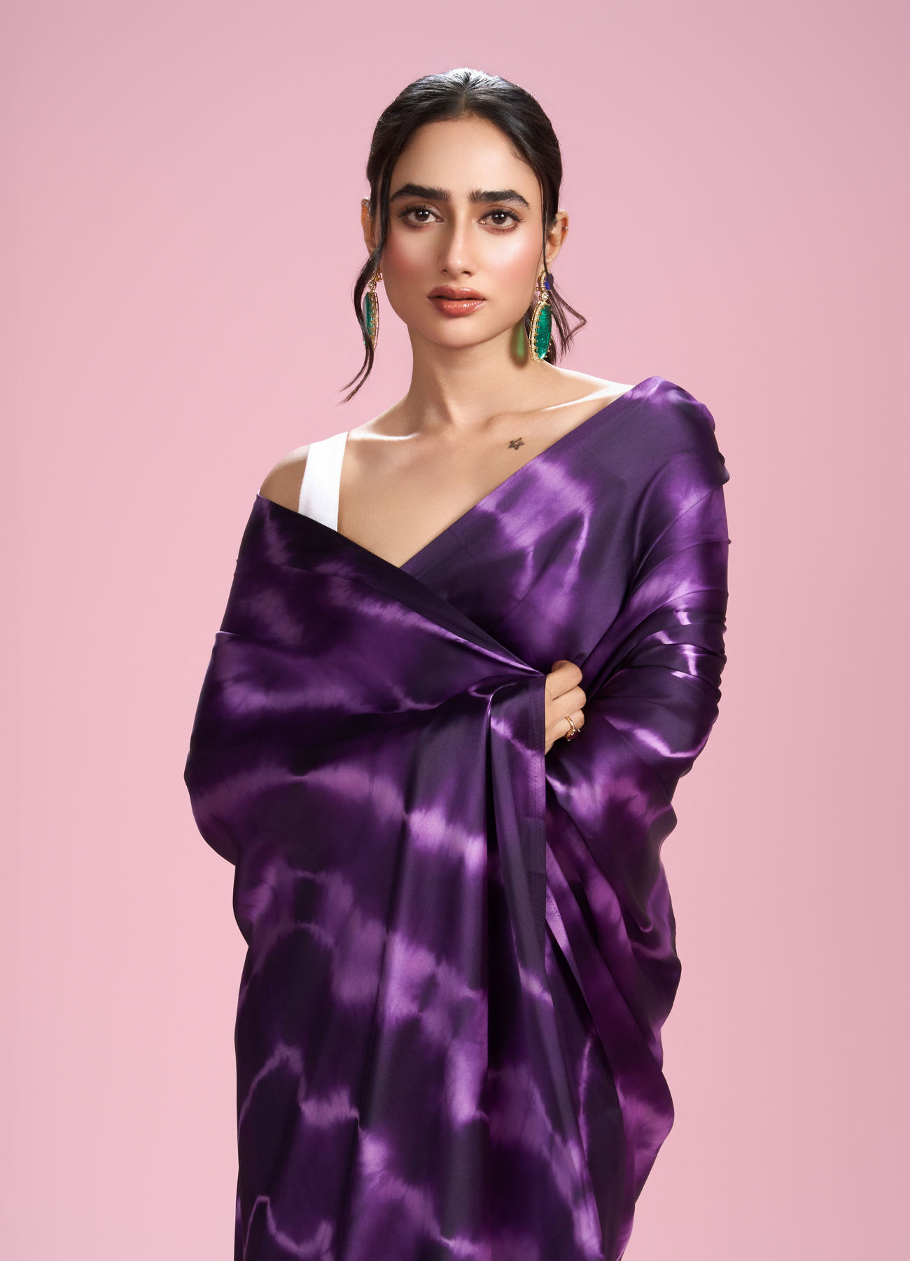 Mohey Women Dark Purple Satin Radiance Saree