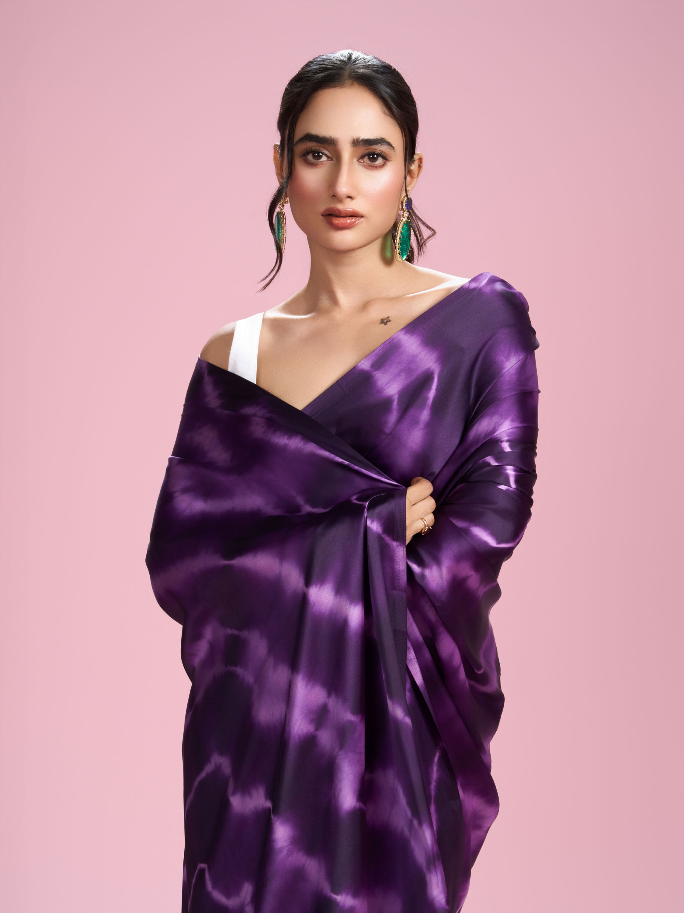 Mohey Women Dark Purple Satin Radiance Saree