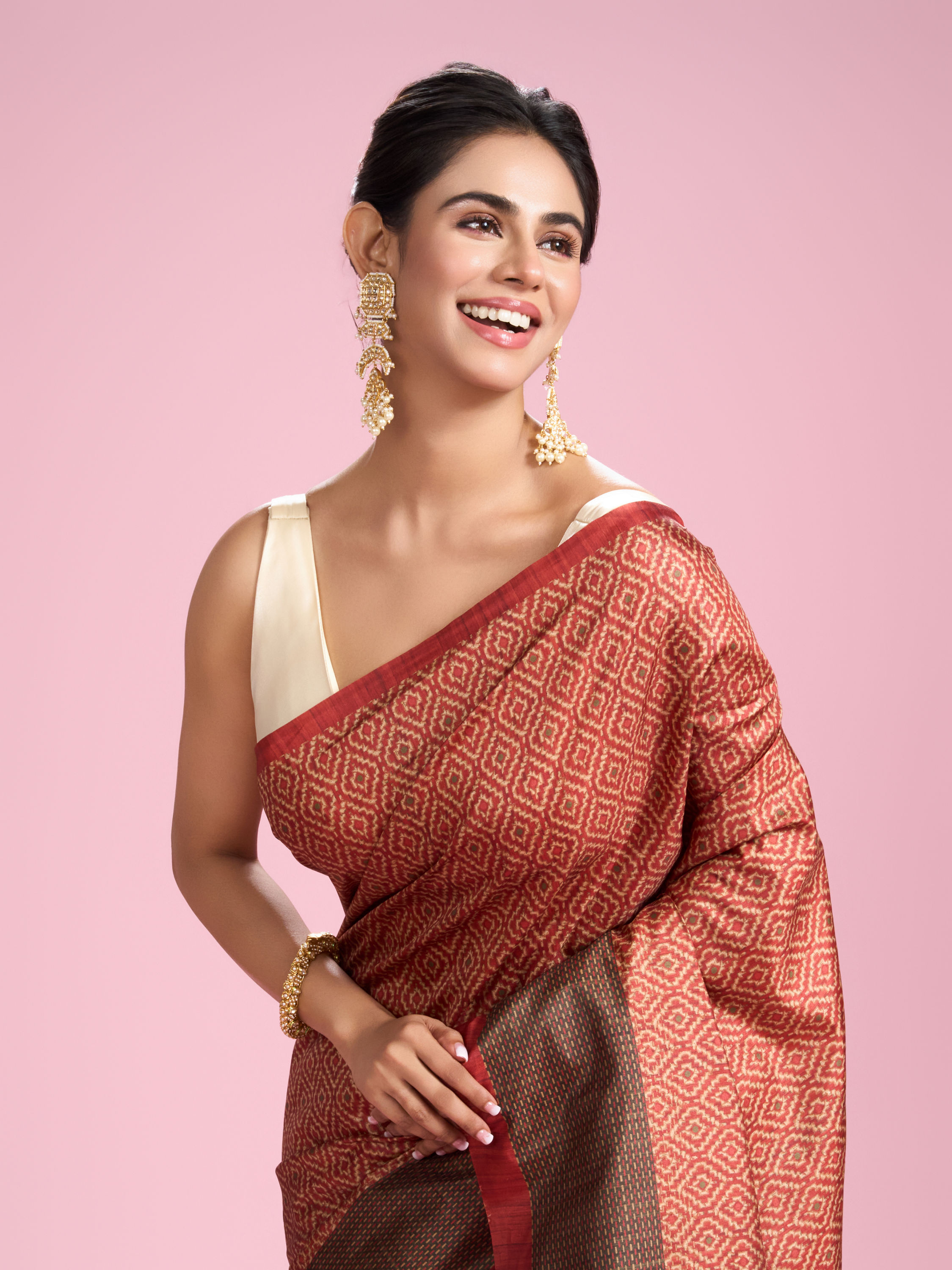 Mohey Women Orange Allure Radiant Saree