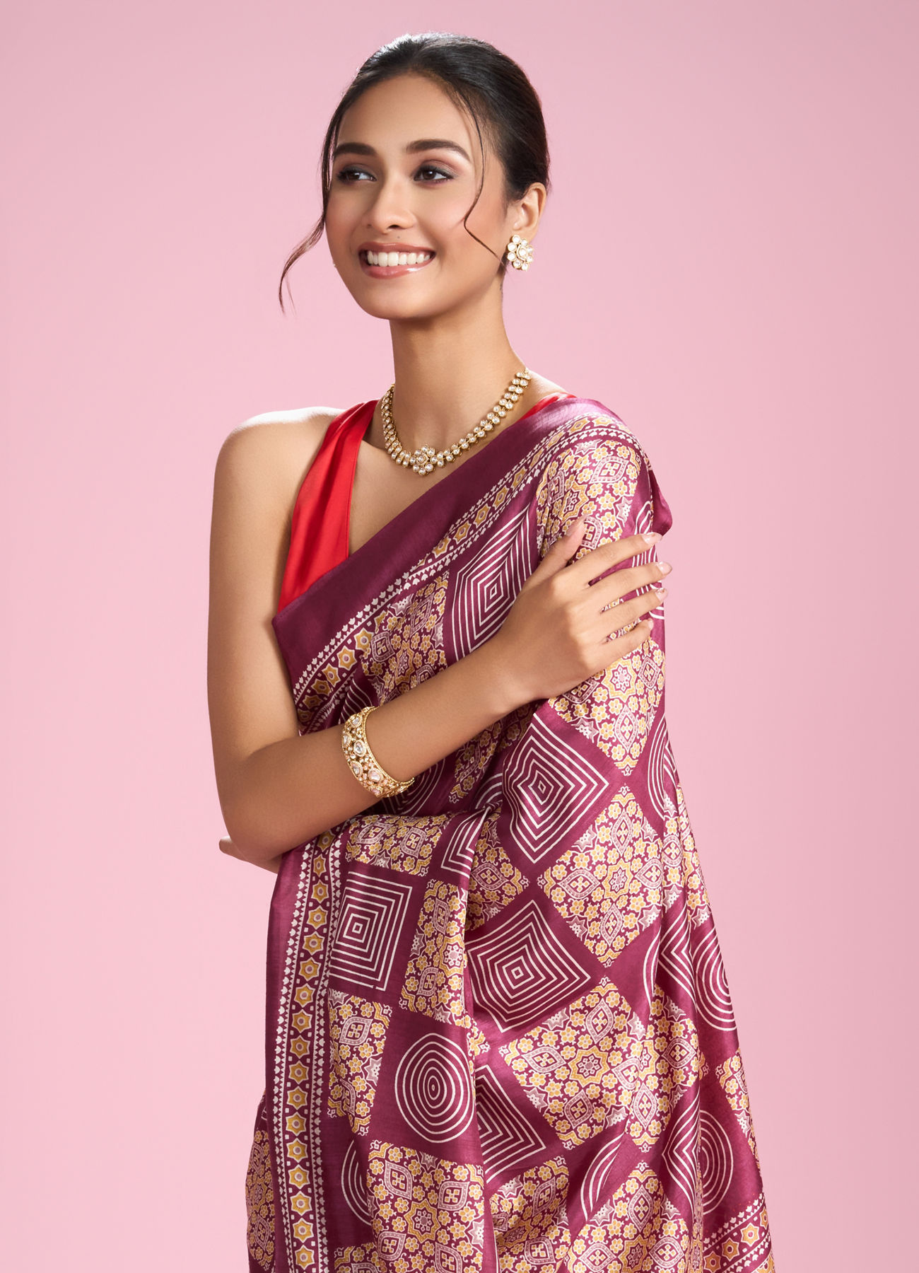 Mohey Women Enchanting Wine Saree