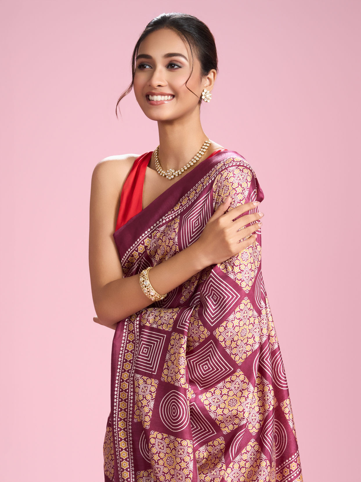 Mohey Women Enchanting Wine Saree