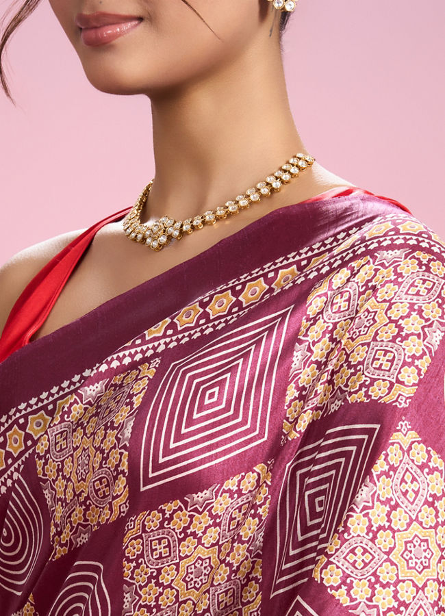 Mohey Women Enchanting Wine Saree
