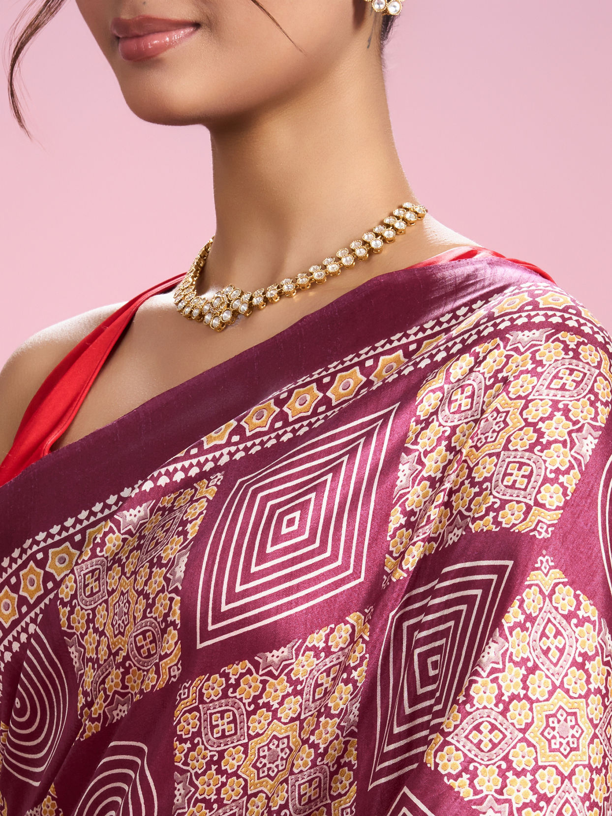 Mohey Women Enchanting Wine Saree