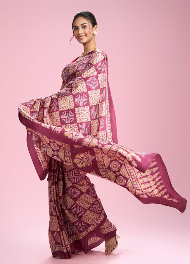 Mohey Women Enchanting Wine Saree