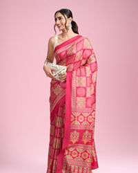 Mohey Women Exquisite Rani Pink Saree