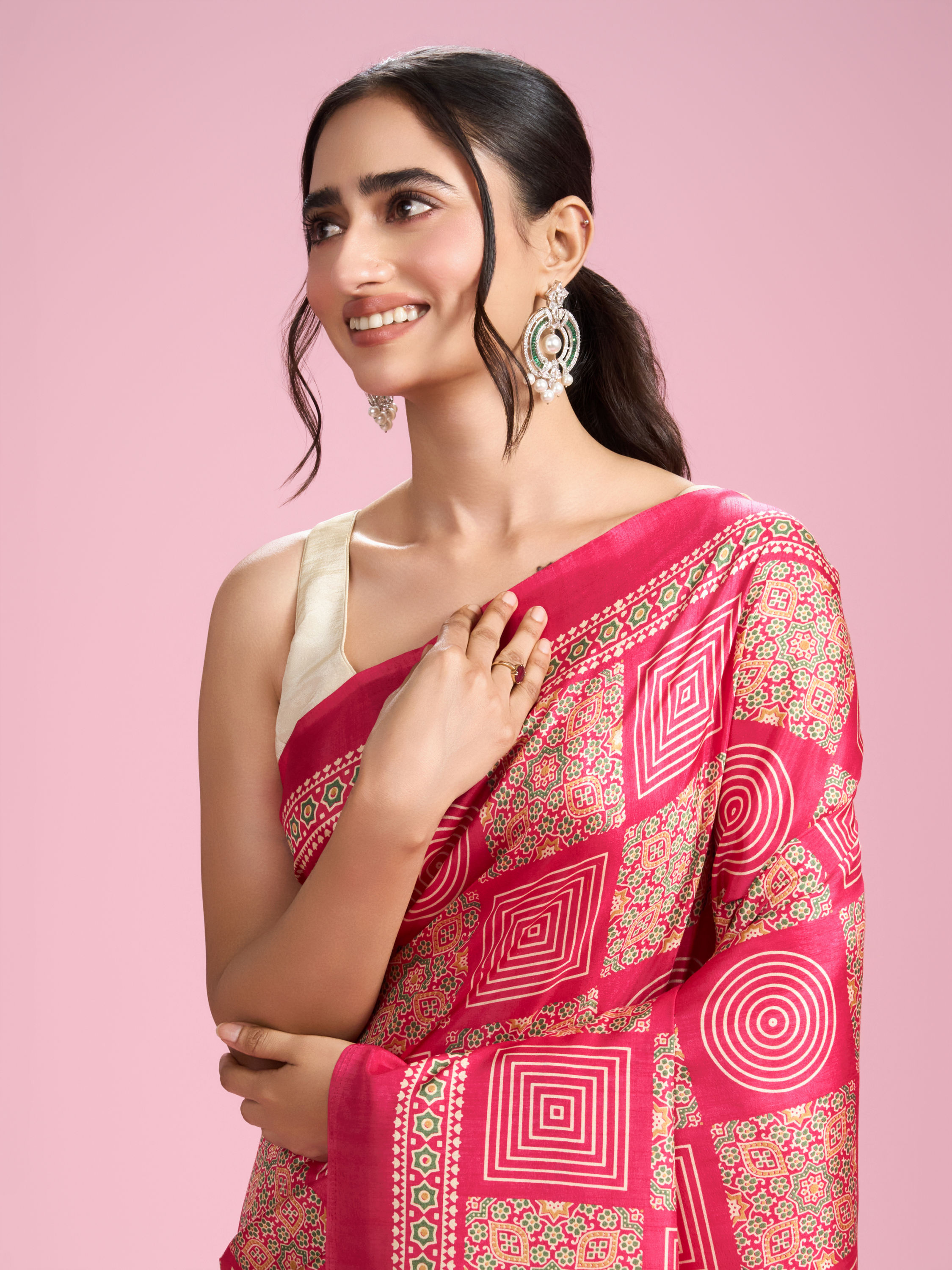 Mohey Women Exquisite Rani Pink Saree
