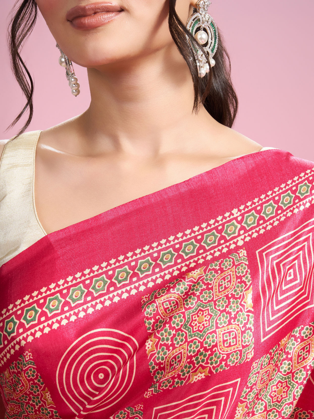 Mohey Women Exquisite Rani Pink Saree