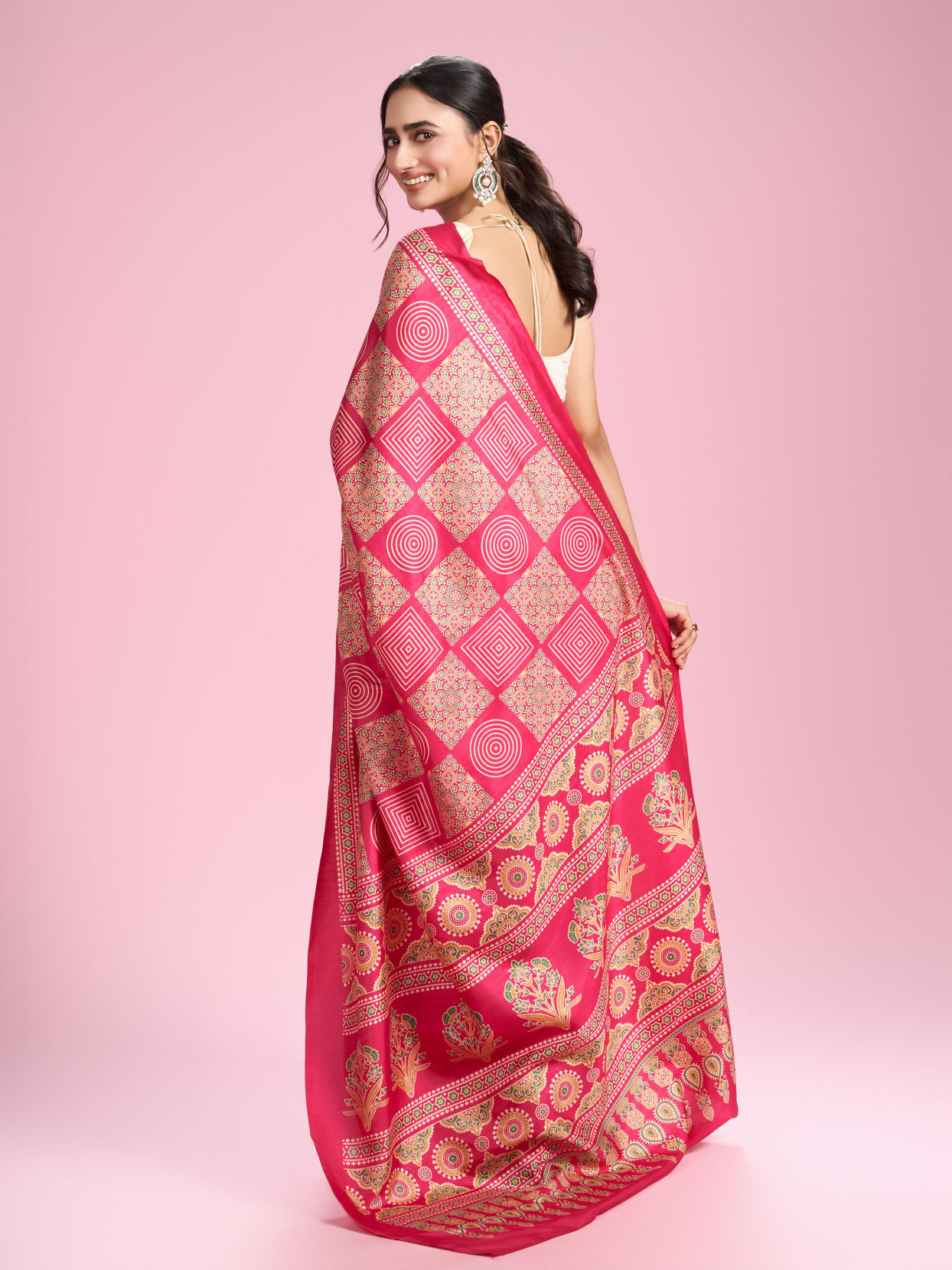 Mohey Women Exquisite Rani Pink Saree