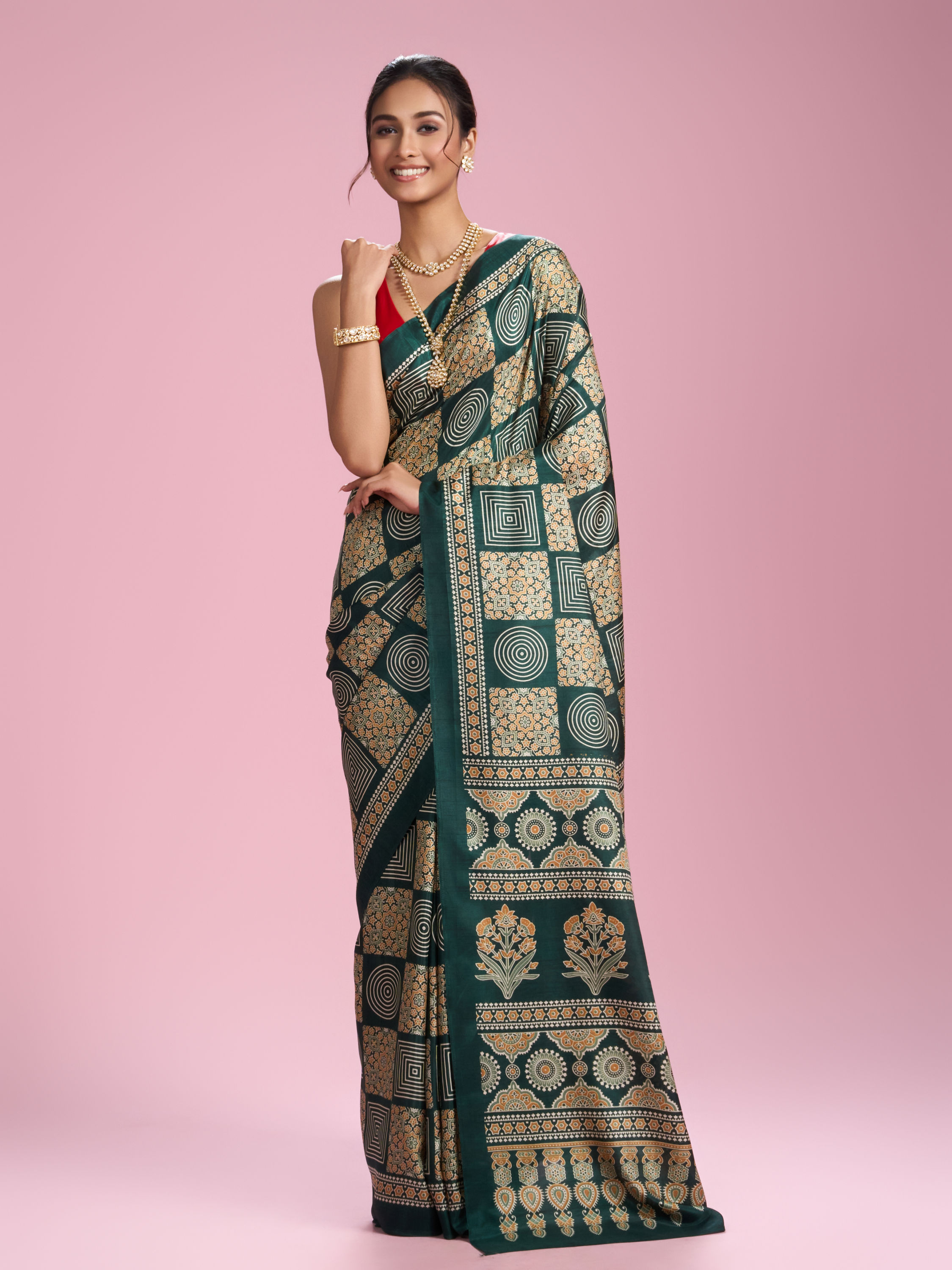 Mohey Women Dark Green Elegance Saree