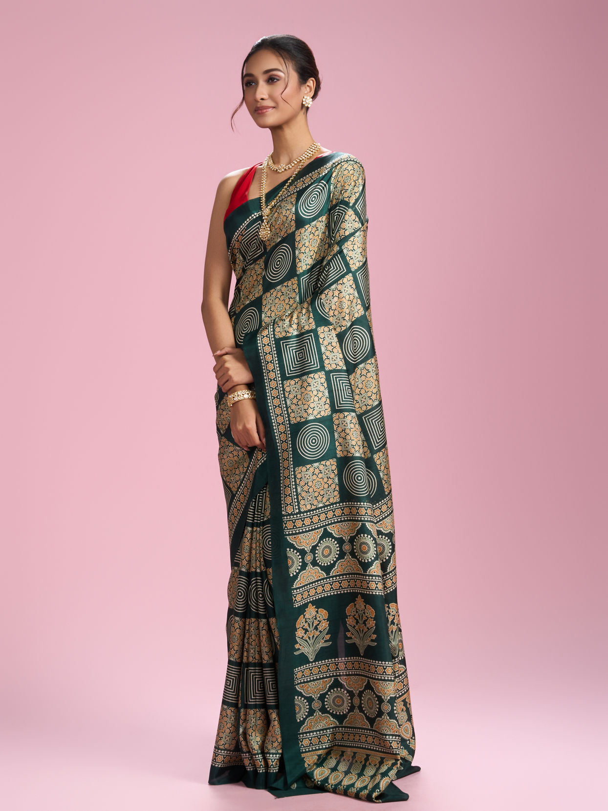 Mohey Women Dark Green Elegance Saree