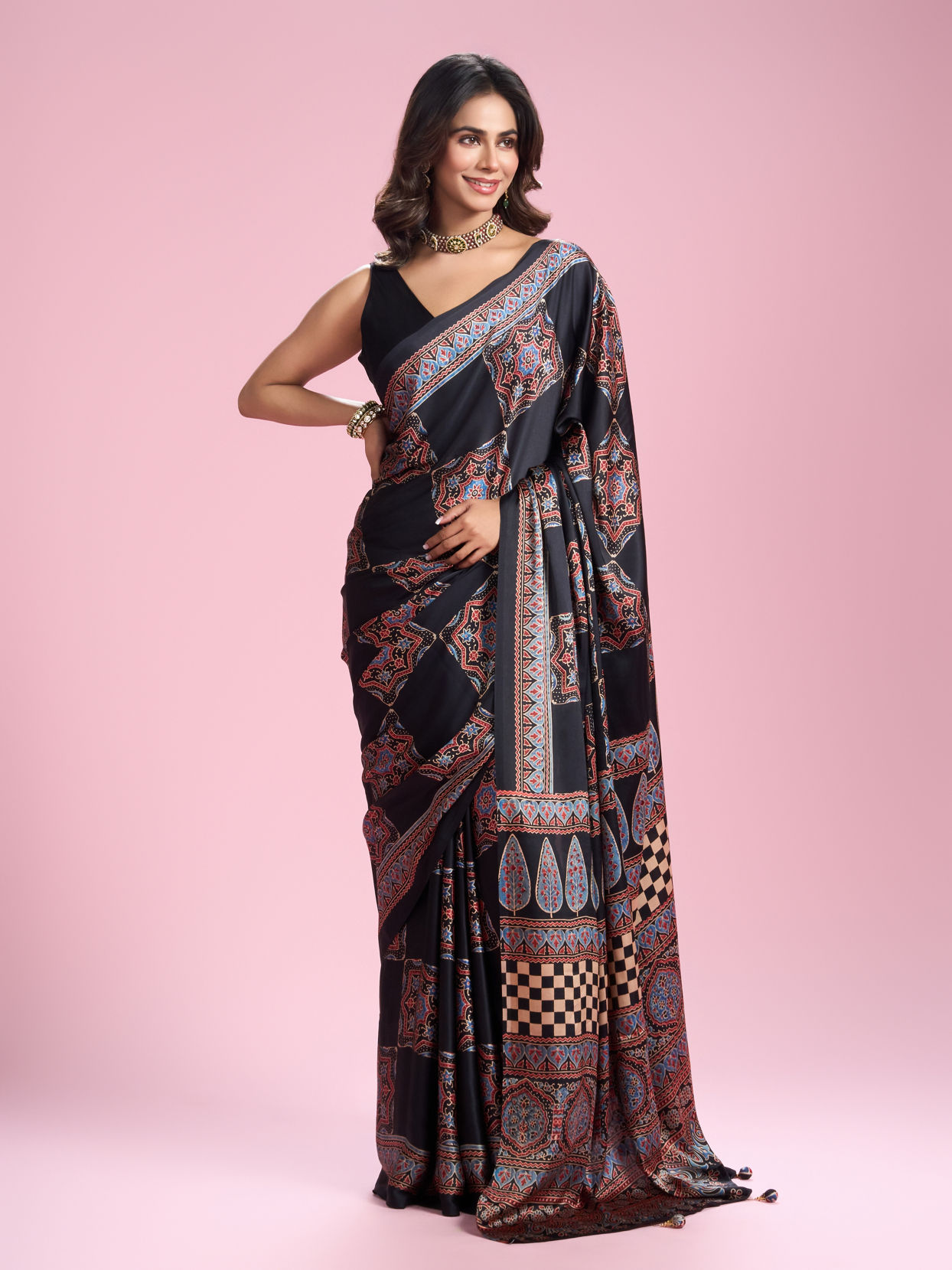 Mohey Women Radiant Black Satin Saree