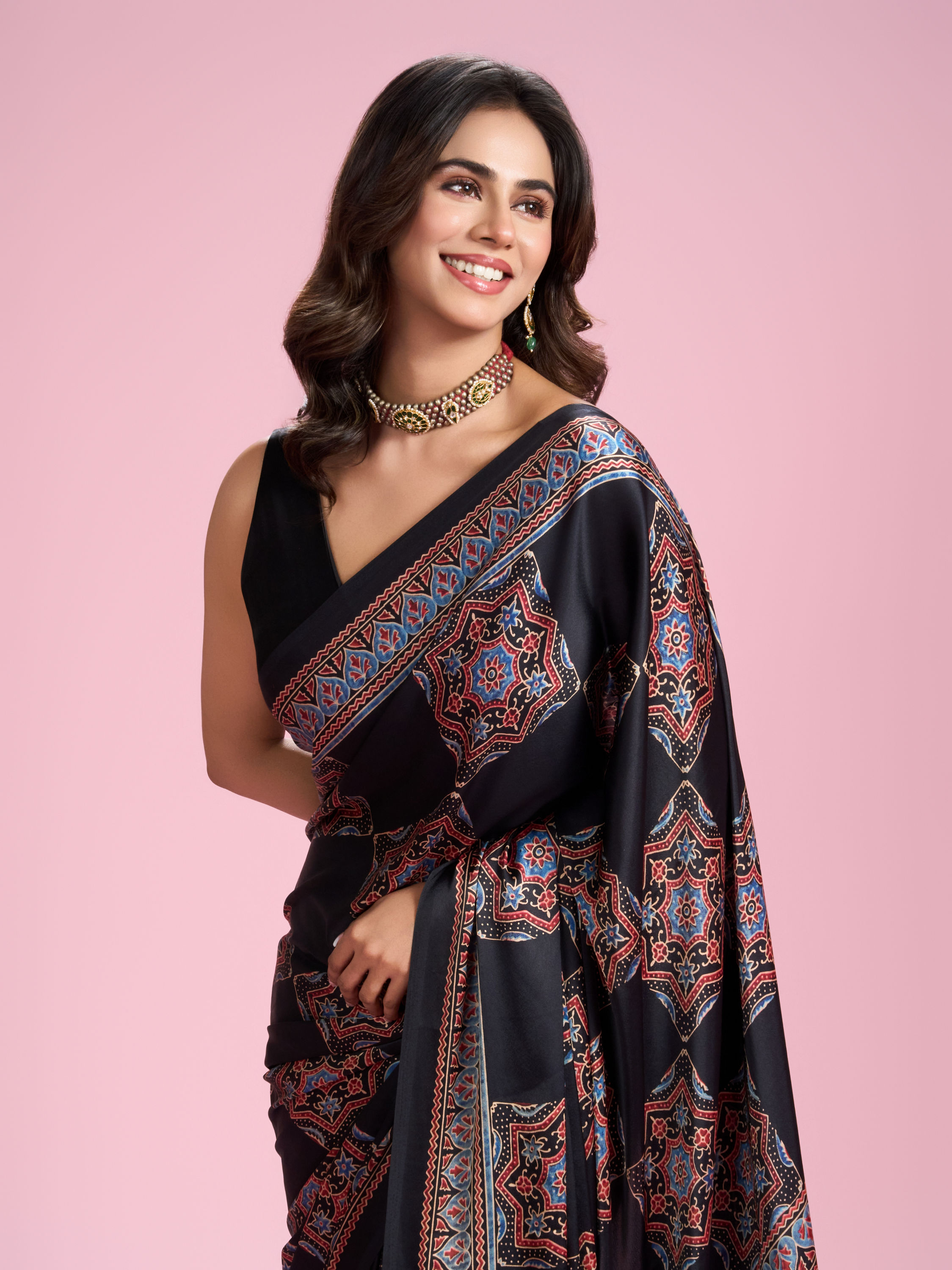 Mohey Women Radiant Black Satin Saree