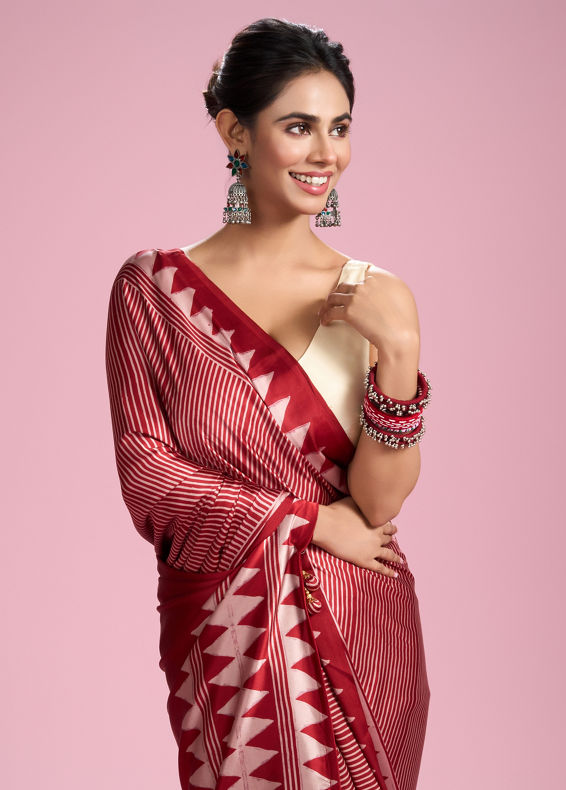 Mohey Women Glamourous Red Satin Saree