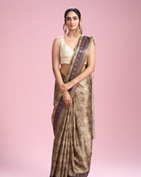 Mohey Women Elegant Pista Green Saree