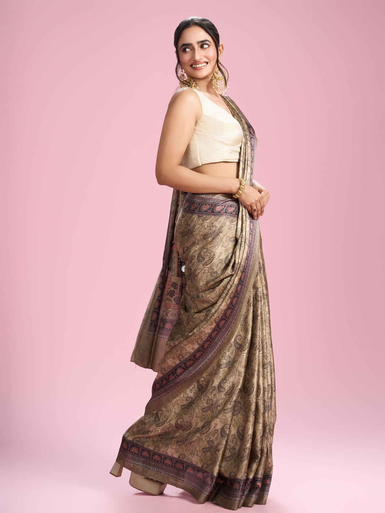 Mohey Women Elegant Pista Green Saree